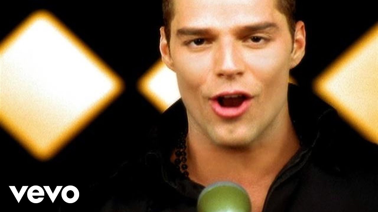 Ricky Martin – Livin’ La Vida Loca (Official Music Video)