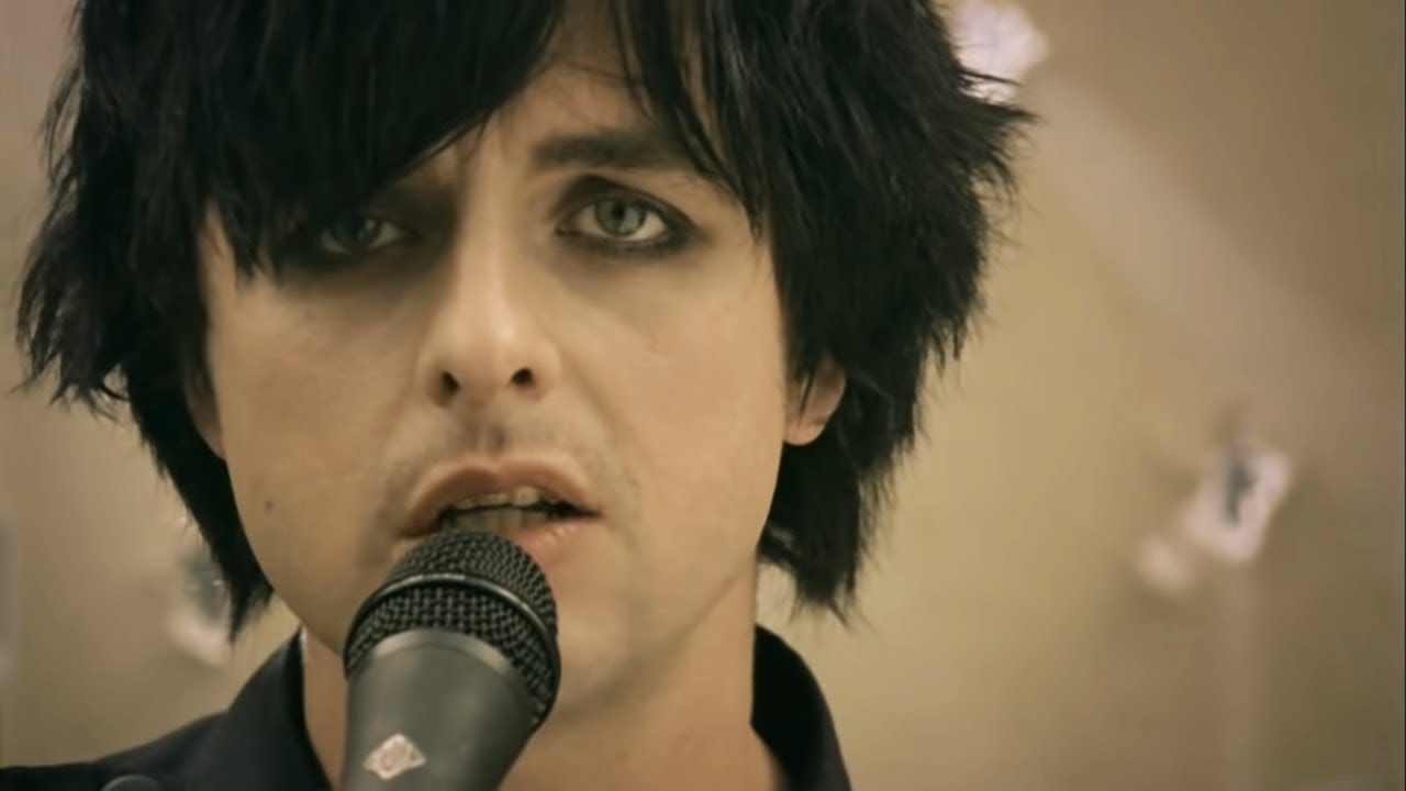 Green Day – 21 Guns [Official Music Video]