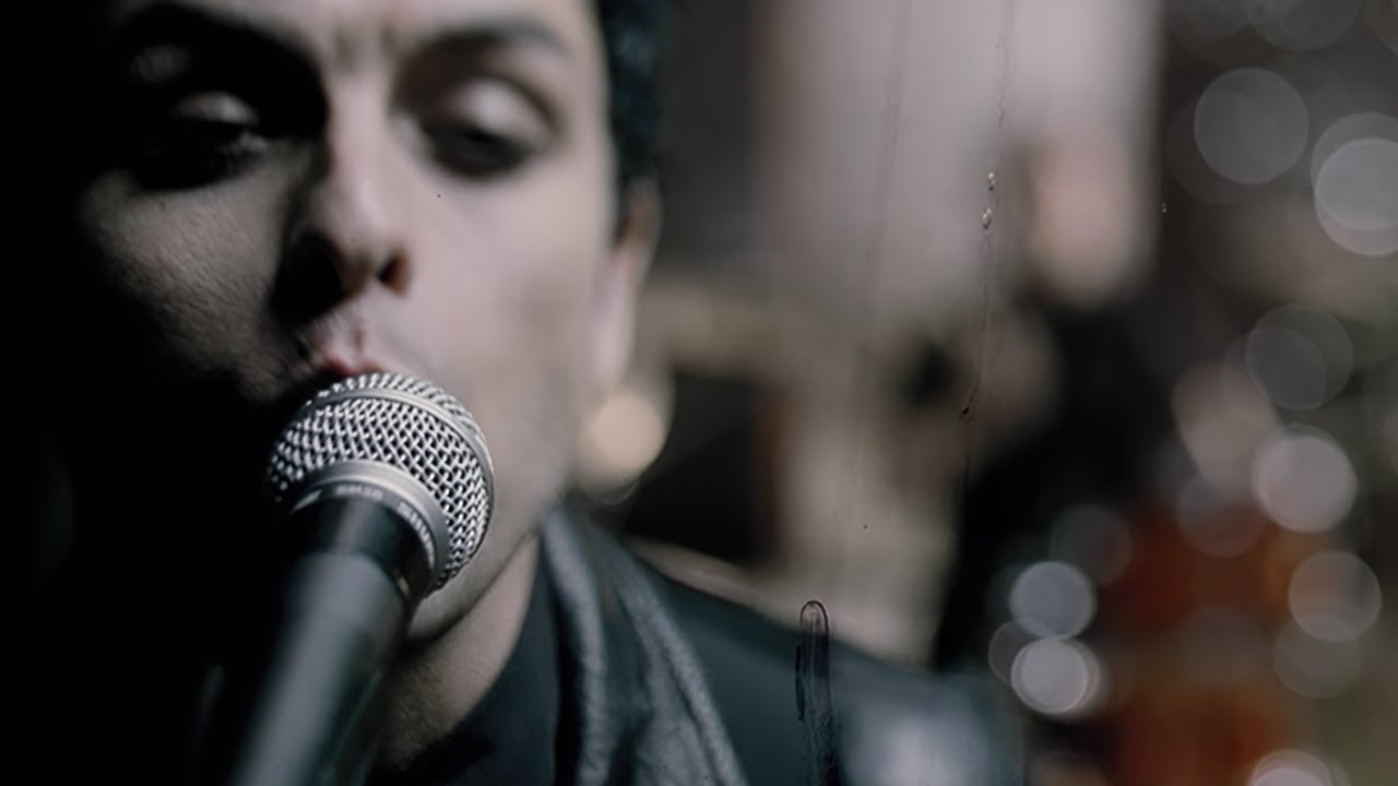 Green Day – Boulevard Of Broken Dreams [Official Music Video]
