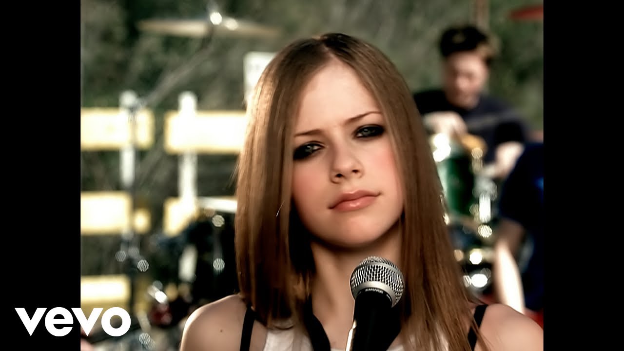 Avril Lavigne – Complicated (Official Music Video)