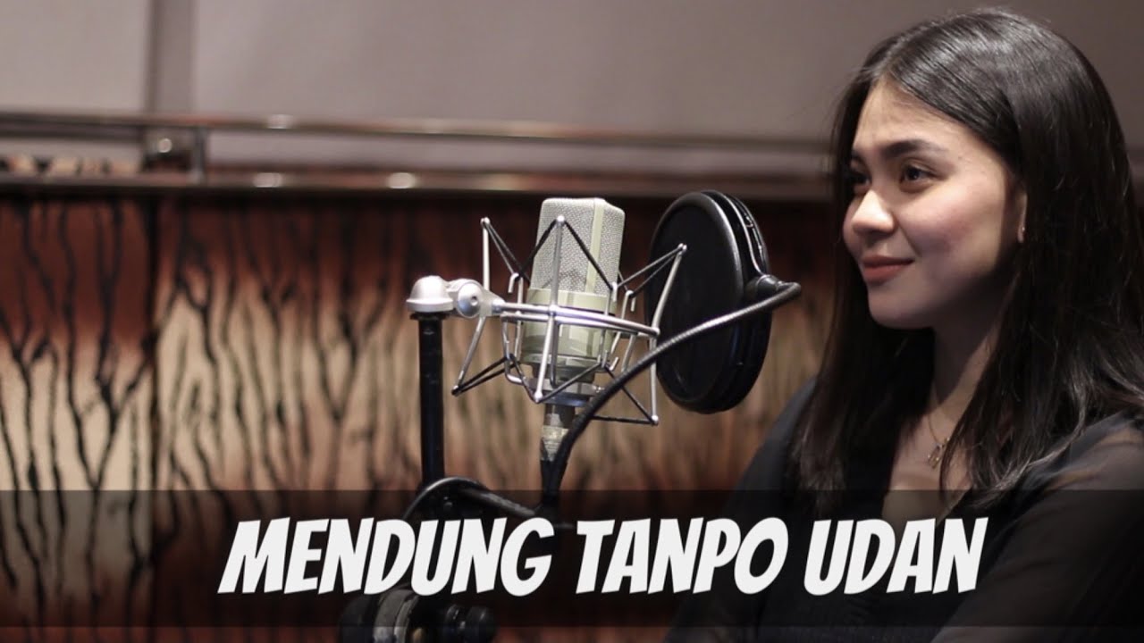 Dyah Novia – Mendung Tanpo Udan Cover Lagu Kudamai (Official Music Video)