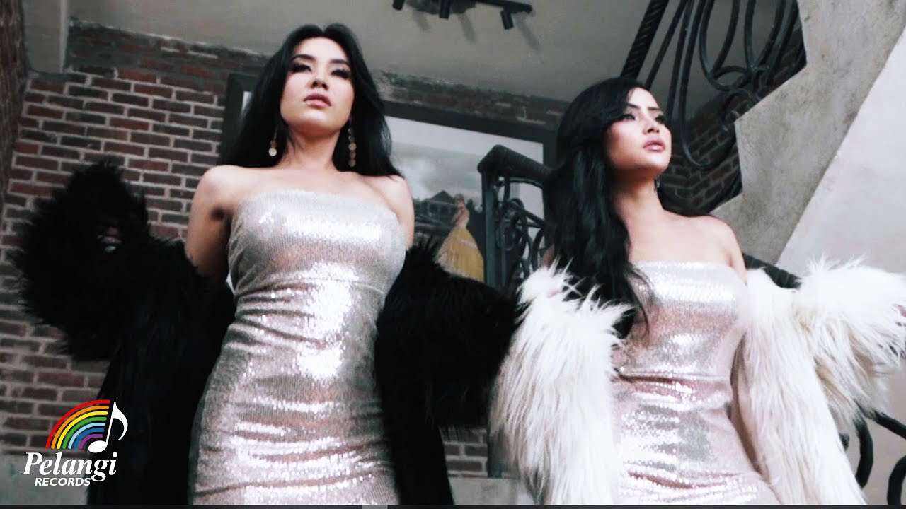 Duo Biduan – Mau Cari Apa (Official Music Video Youtube)