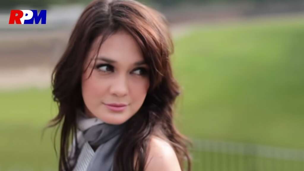 Biodata Luna Maya Dan Daftar Videonya - VIDEO VIRAL YOUTUBE