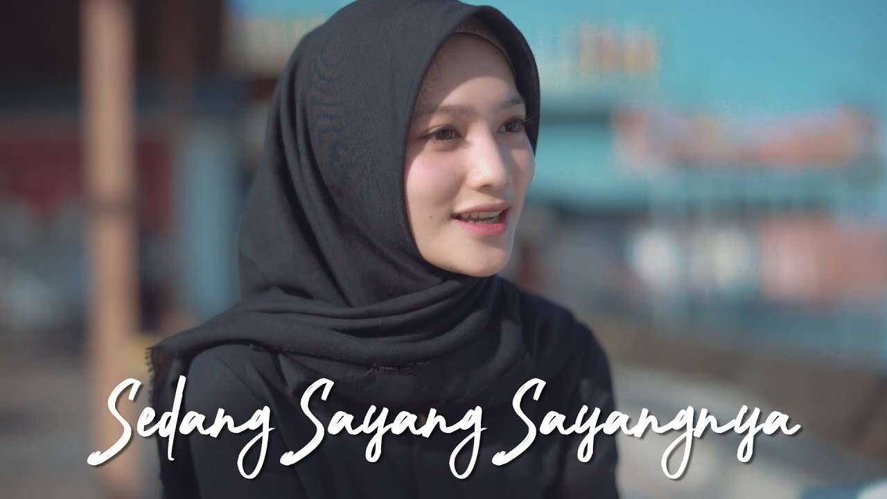 Ipank Yuniar feat. Sanathanias – Sedang Sayang Sayangnya (Official Music Video Youtube)