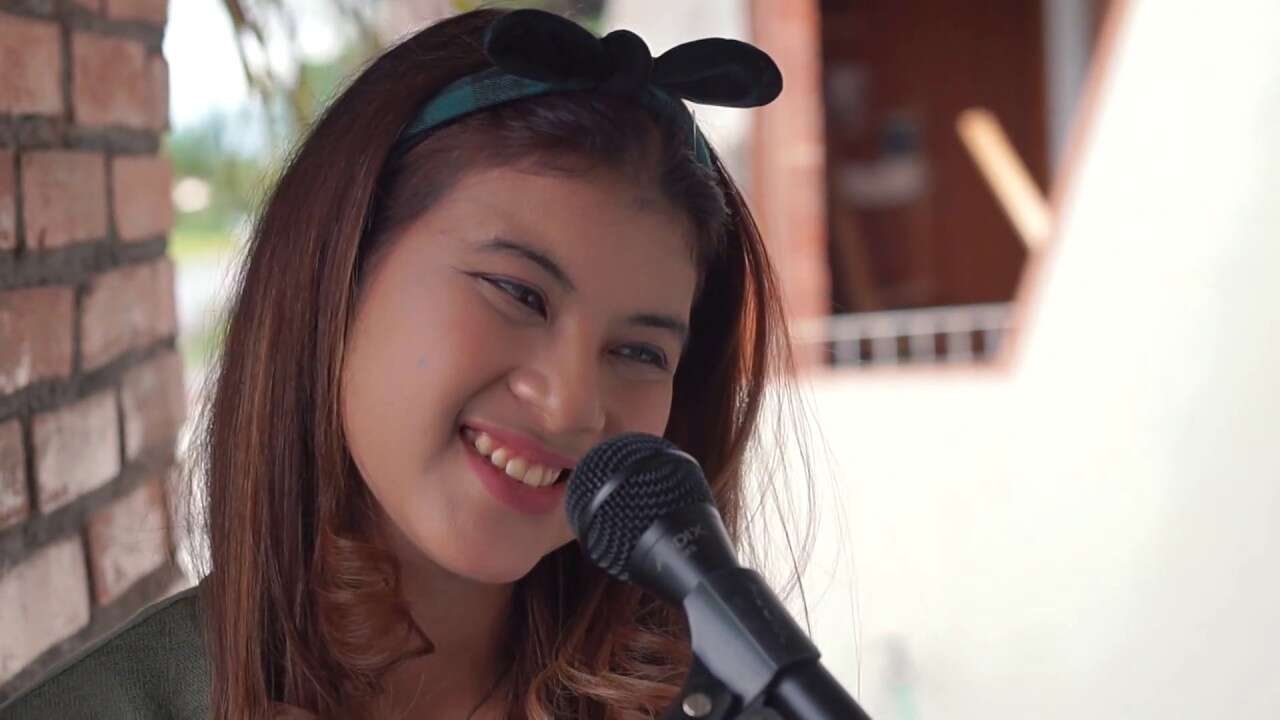 Nabila Maharani – Layang Kangen (Official Music Video Youtube)