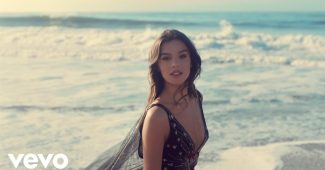 Hailee Steinfeld – Capital Letters (Official Music Video Youtube)
