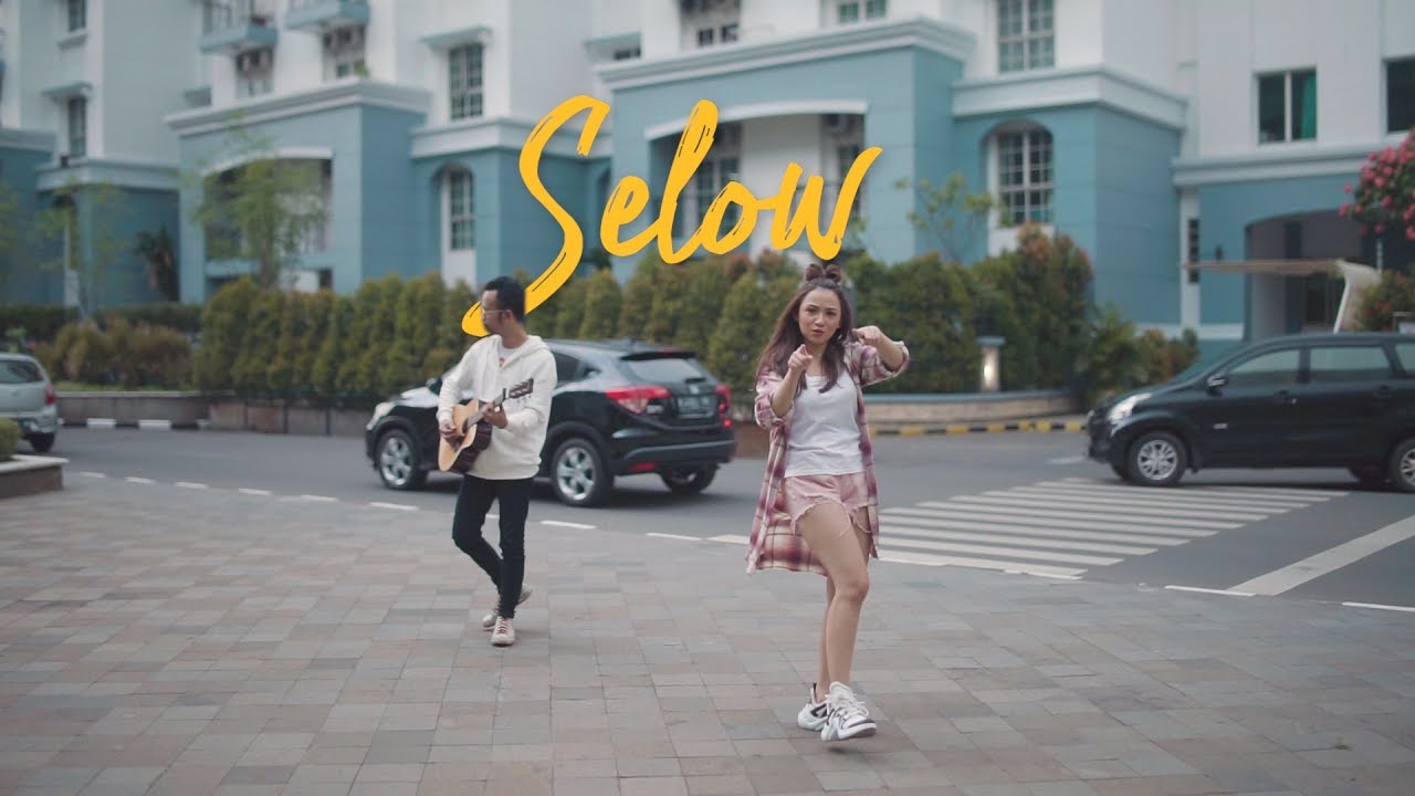 Ipank Yuniar Feat. Meisita Lomania – Selow (Official Music Video Youtube)