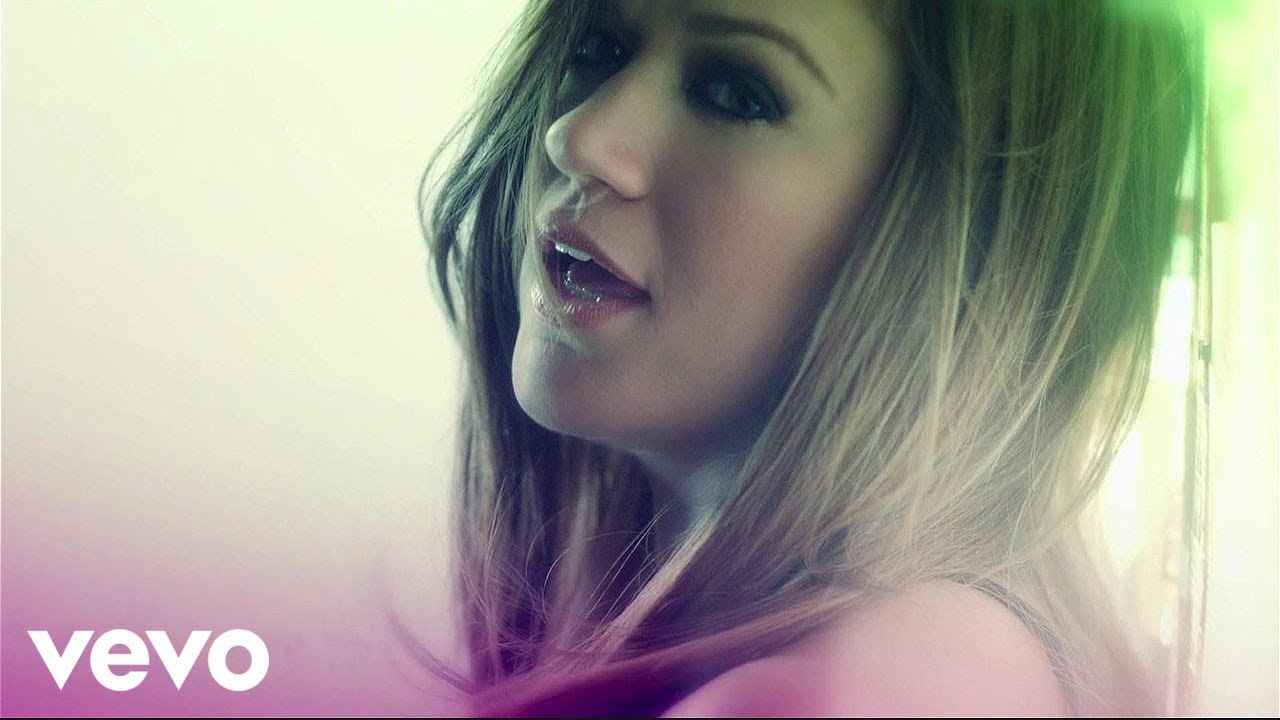 Kelly Clarkson – Mr. Know It All (Official Music Video Youtube)