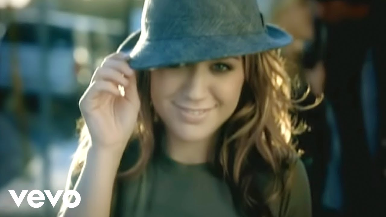 Kelly Clarkson – Since U Been Gone (Official Music Video Youtube)
