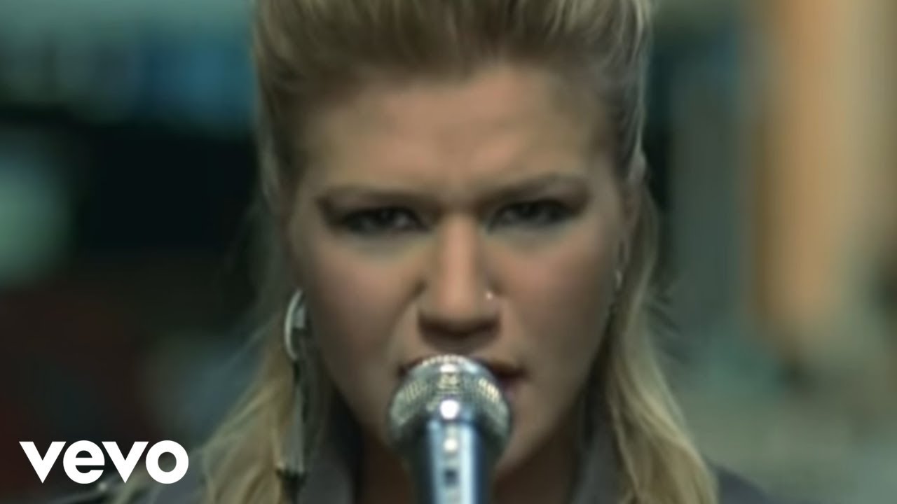 Kelly Clarkson – Walk Away (Official Music Video Youtube)