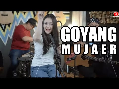 3pemuda Berbahaya Feat Veni Nurdaisy  | Goyang Mujaer – Ayu Ting Ting (Official Music Video Youtube)