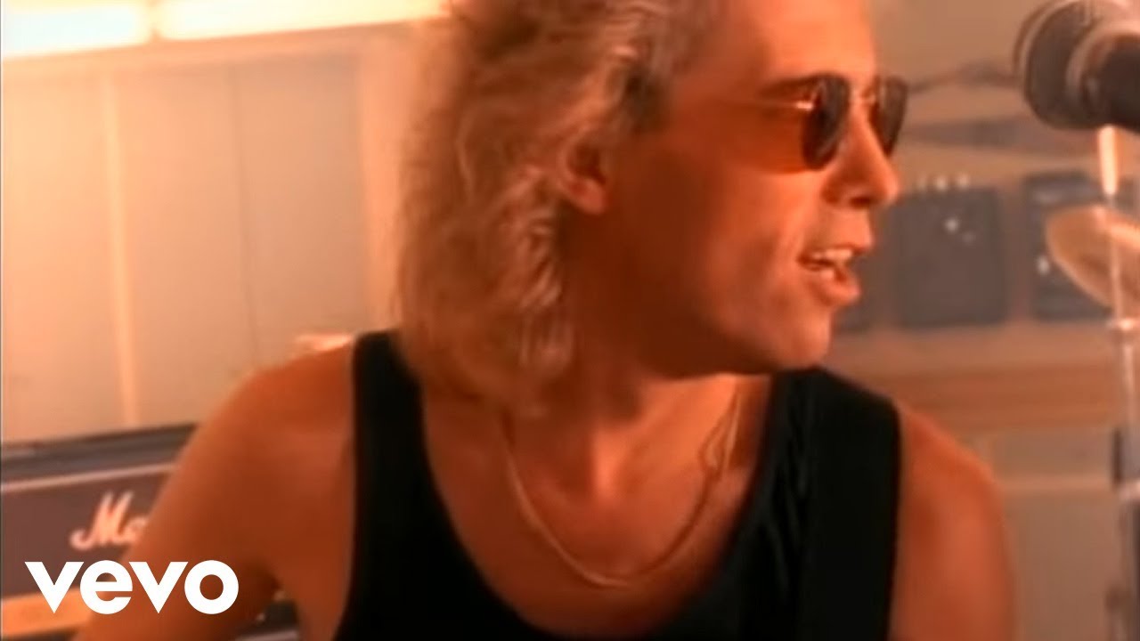 Scorpions – Tease Me Please Me (Official Music Video Youtube)