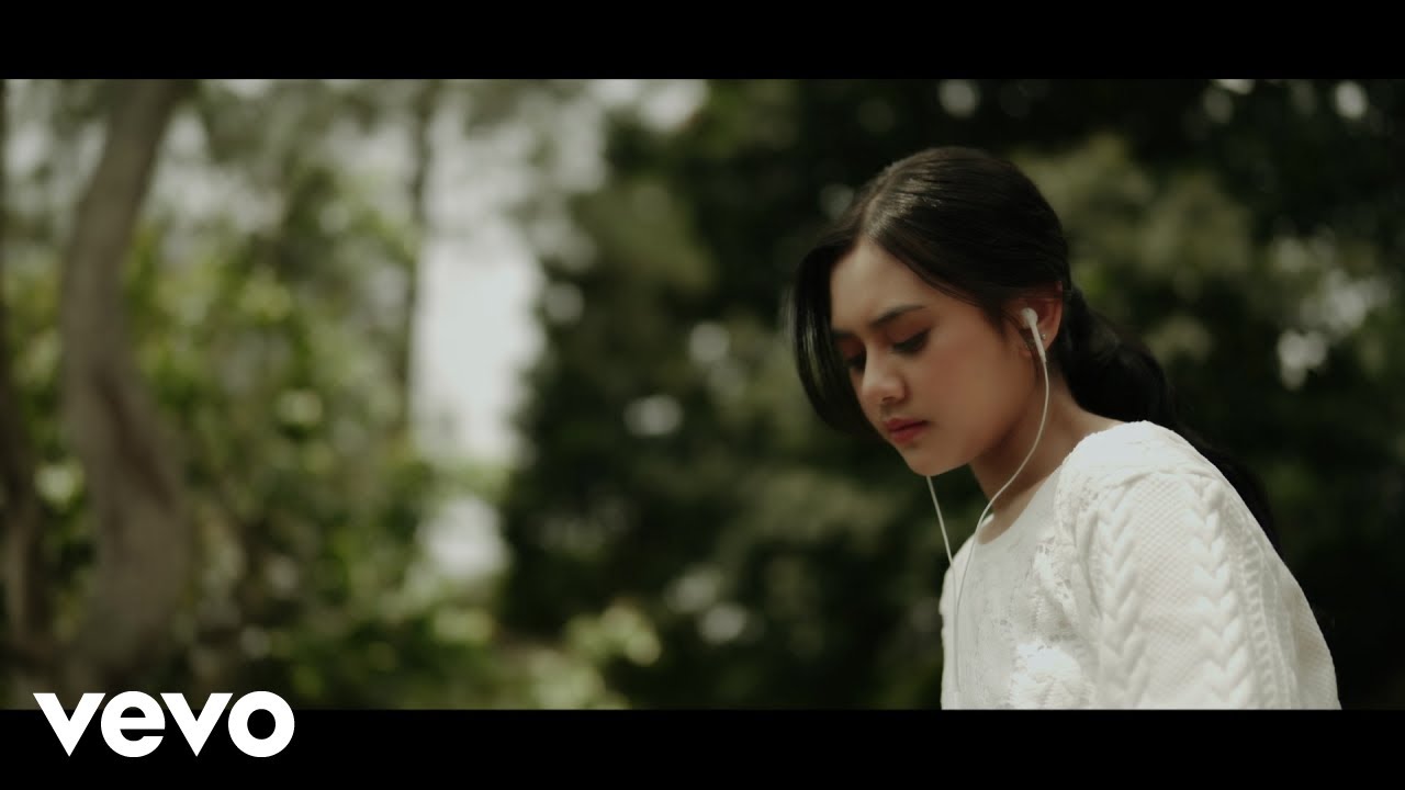 Ziva Magnolya – Pilihan Yang Terbaik (Official Music Video Youtube)