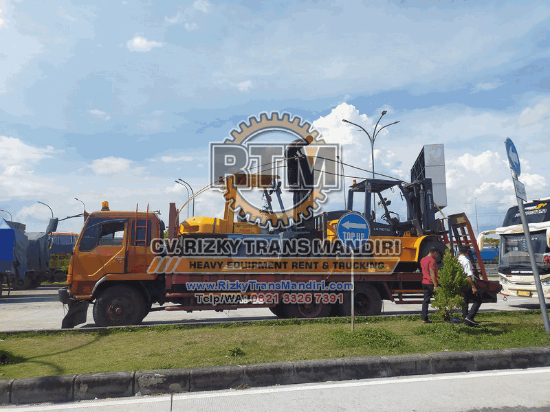 Sewa Forklift Semarang 1 Terdekat Harian Bulanan Murah
